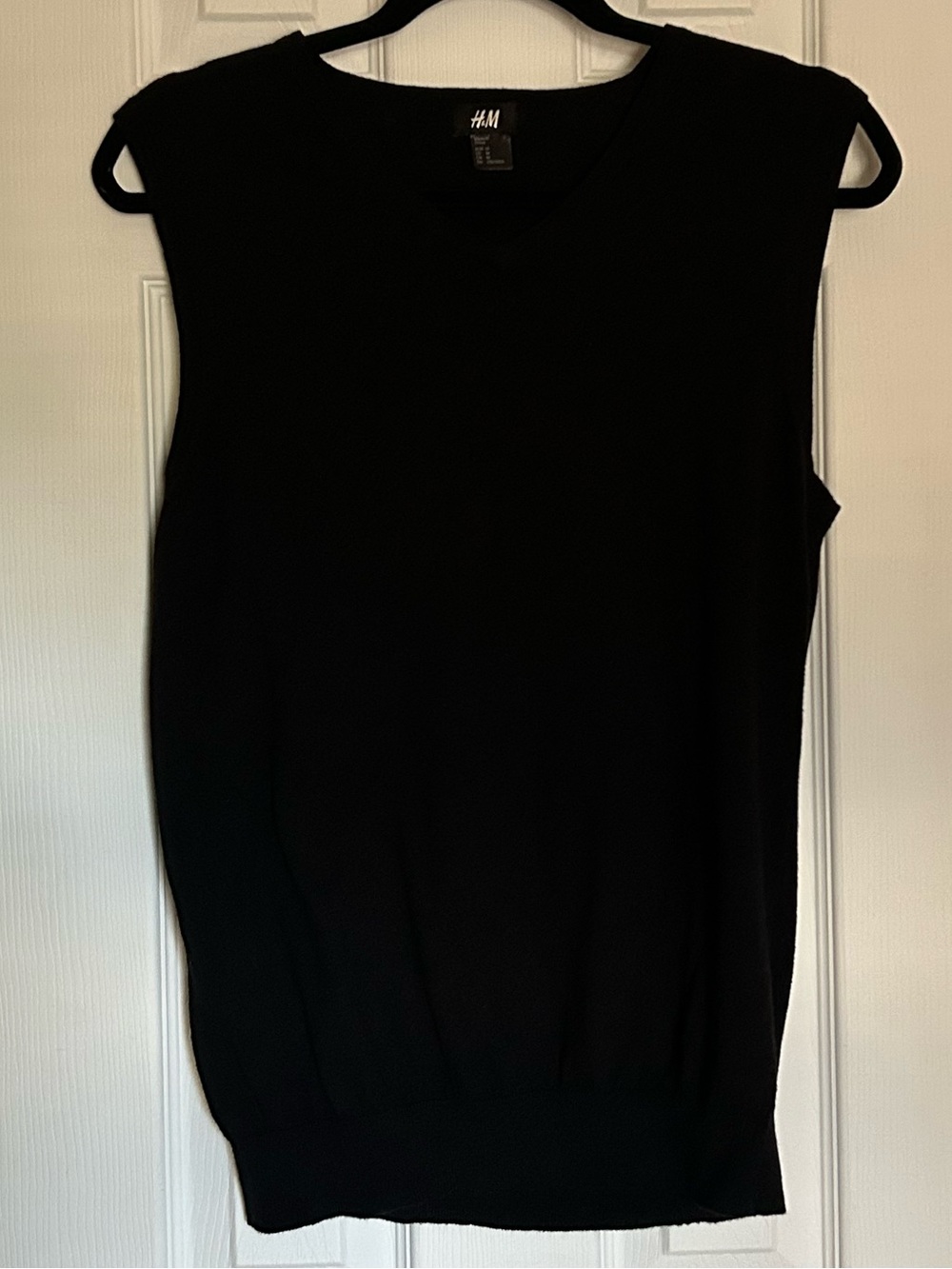 H&M Black Cotton/Cashmere blend V-neck Sweater Vest, size medium